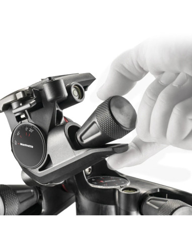 Testa a tre movimenti con controllo micrometrico