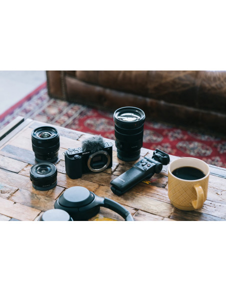 SONY ZV-E10 24,2MP + SELP1650 II VARI-ANGLE SCREEN FOR VLOGGING 4K