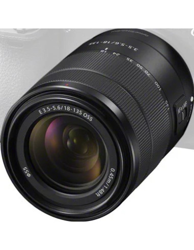 SEL 18-135mm f/3.5-5.6 OSS