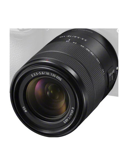SEL 18-135mm f/3.5-5.6 OSS