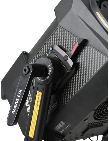 Evoke 1200B Bicolor con Flight Case e Lente Fresnel
