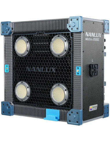 MATRIX 2500C LED FULL-COLOR MULTI-SOURCE SPOT LIGHT WITH FLIGHT CASE