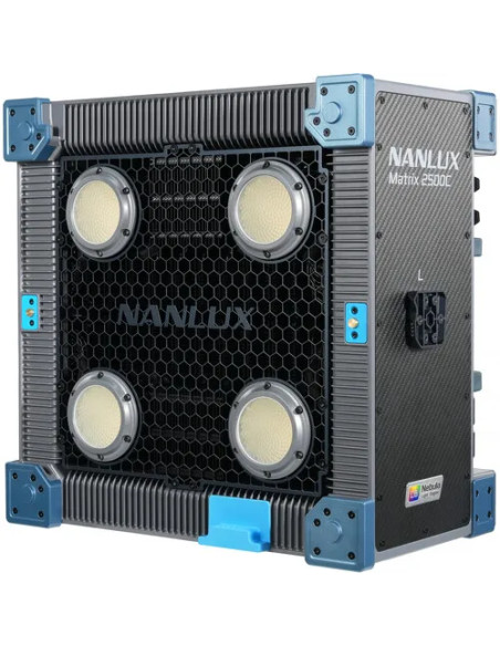 MATRIX 2500C LED FULL-COLOR MULTI-SOURCE SPOT LIGHT WITH FLIGHT CASE