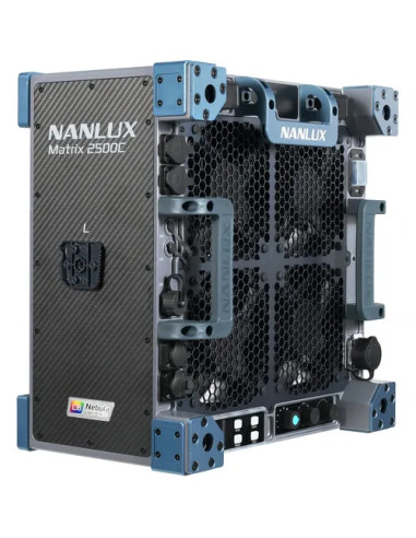 MATRIX 2500C LED FULL-COLOR MULTI-SOURCE SPOT LIGHT WITH FLIGHT CASE