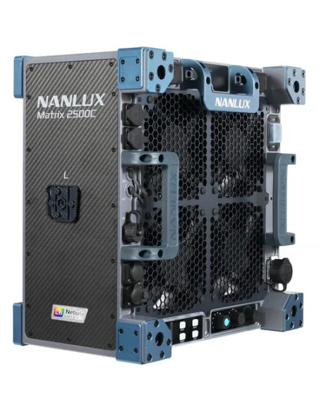 MATRIX 2500C LED FULL-COLOR MULTI-SOURCE SPOT LIGHT WITH FLIGHT CASE