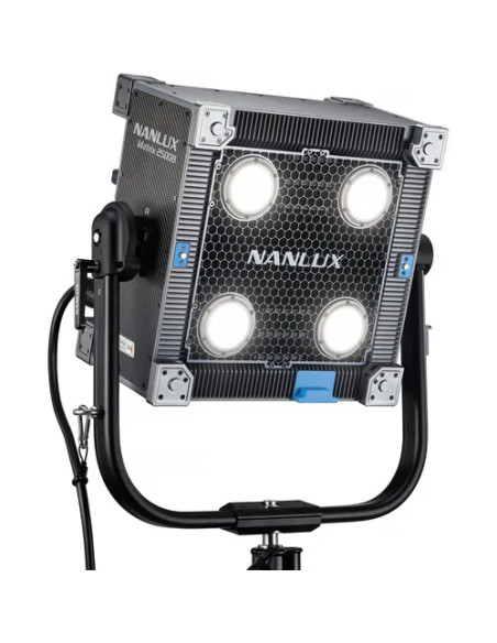 MATRIX 2500B LED BI-COLOR MULTI-SOURCE SPOT LIGHT WITH FLIGHT CASE