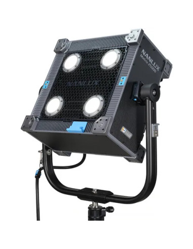 MATRIX 2500B LED BI-COLOR MULTI-SOURCE SPOT LIGHT WITH FLIGHT CASE