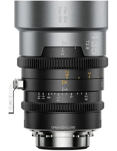 IronStar 135mm t/1.9 1.5X Anamorphic Neutral Flare PL / EF