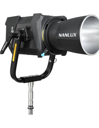 Evoke 1200B Bicolor con Flight Case e Lente Fresnel