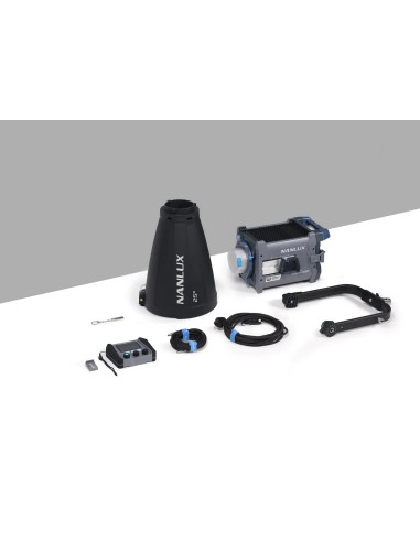 NANLUX - EVOKE 600C LED FULL-COLOR SPOT LIGHT WITH TROLLEY CASE