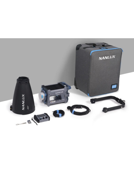 NANLUX - EVOKE 600C LED FULL-COLOR SPOT LIGHT WITH TROLLEY CASE